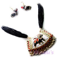 Lac Necklace Ear ring Set - click here for large view